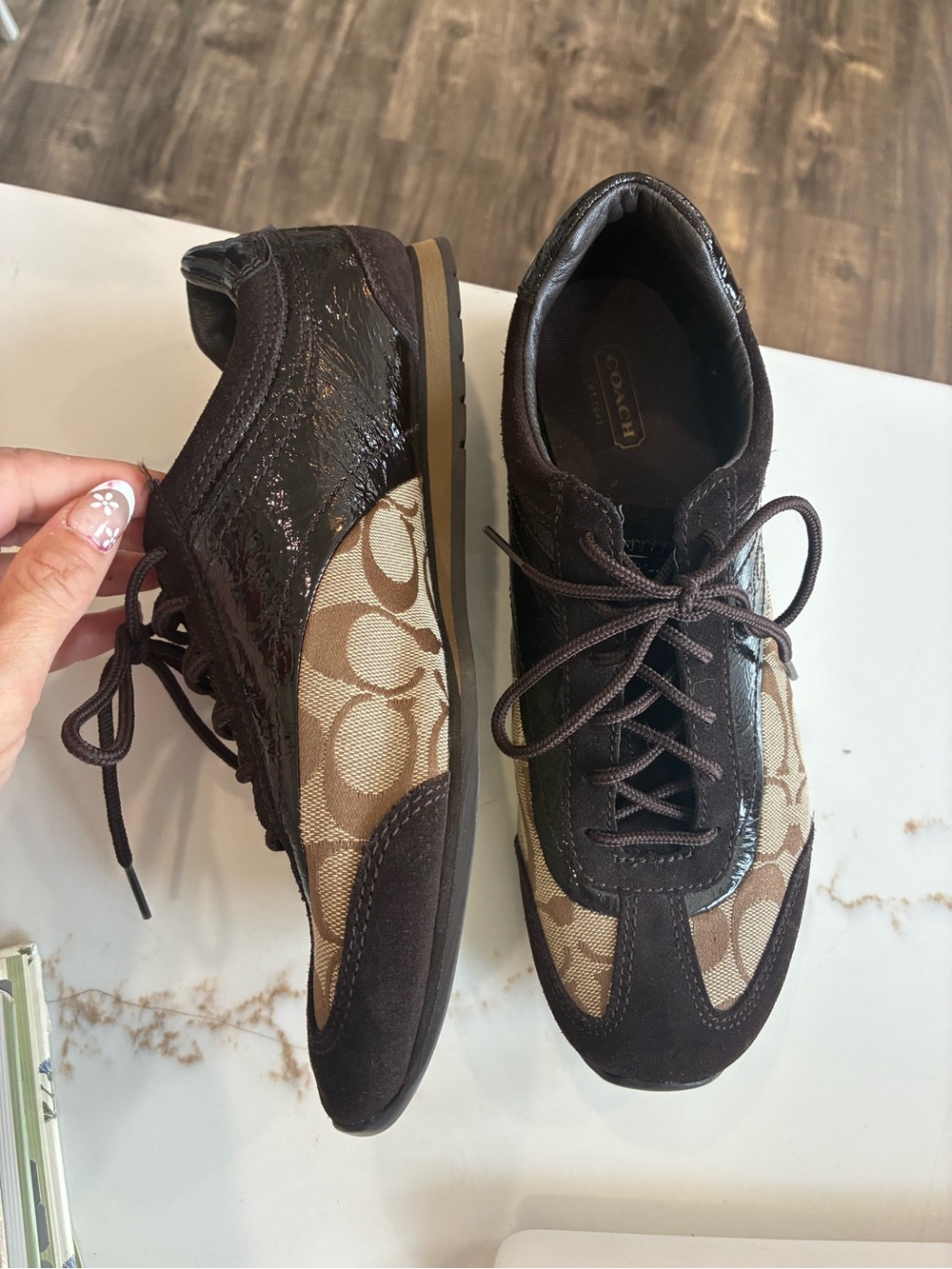 Coach Brown Signature Kodie
Logo Lace-Up Sneakers